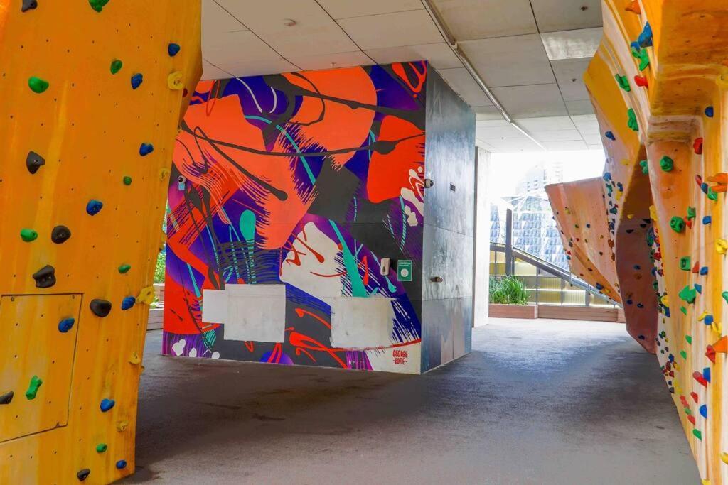 Best Location In The Cbd; Pool, Gym, Rockclimbing +7 Other Amenities Daire Melbourne Dış mekan fotoğraf